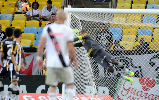 juninho pernambucano falta jefferson vasco x botafogo (Foto: André Durão)