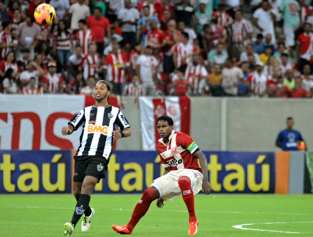 Náutico x Atlético-MG (Foto: Aldo Carneiro/ Pernambuco Press)