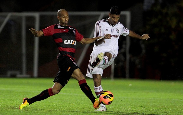 Dinei e Gum, Vitória x Fluminense (Foto: Eduardo Martins/Agência Estado)