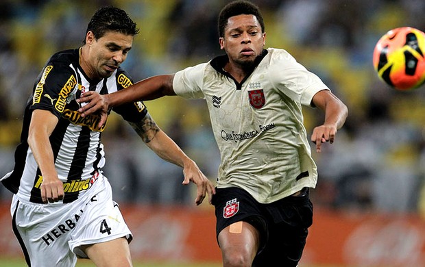 André vasco bolívar botafogo brasileirão  (Foto: Dhavid Normando / Agência Estado)