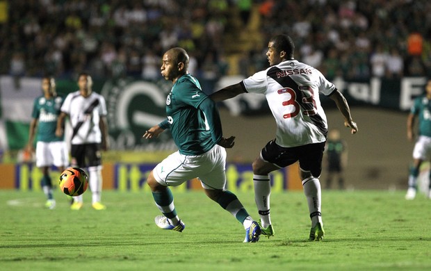 Walter e Renato Silva Goias x Vasco (Foto: Renato Conde / Ag. Estado)