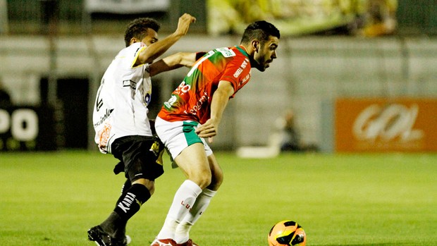 Bruno Henrique e Sueliton jogo Portuguesa e Criciúma (Foto: Léo Pinheiro / Futura Press)