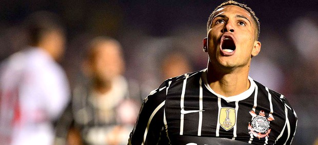 Guerrero gol jogo Corinthians São Paulo Recopa (Foto: Marcos Ribolli / Globoesporte.com)